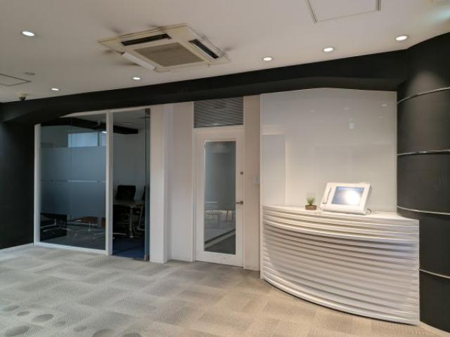事務所受付 ※建物4階にあります