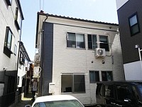 横浜市鶴見区 2,590万円 14.36％ 一棟アパート