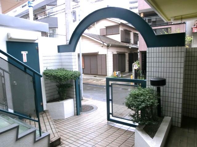 綺麗なエントランスホールです 綺麗なエントランスホールです