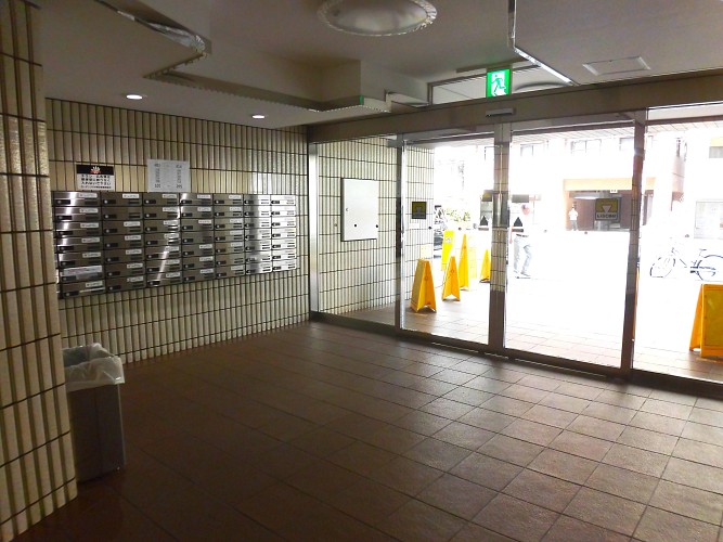 エントランスホール エントランスホール