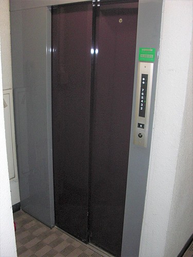 エレベーターです エレベーターです