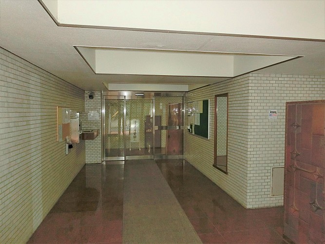 綺麗なエントランスホールです 綺麗なエントランスホールです