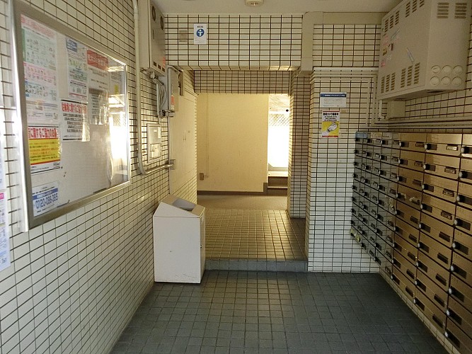 綺麗なエントランスホールです 綺麗なエントランスホールです