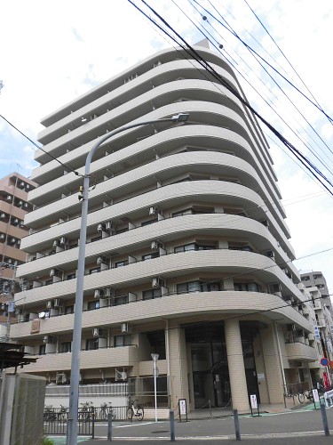 重厚感のあるマンションです 重厚感のあるマンションです