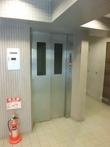 エレベーターです エレベーターです