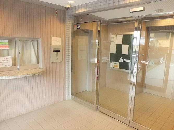 綺麗なエントランスホールです 綺麗なエントランスホールです
