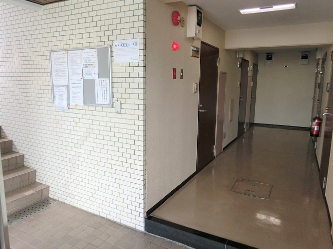 綺麗なエントランスホールです 綺麗なエントランスホールです