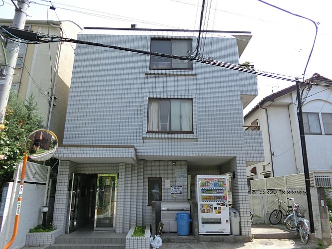 立派な造りの外観です 立派な造りの外観です