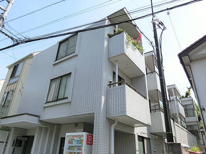 立派な造りの外観です 立派な造りの外観です