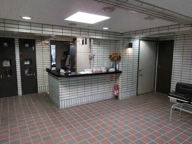 管理室窓口があるエントランスホール 管理室窓口があるエントランスホール