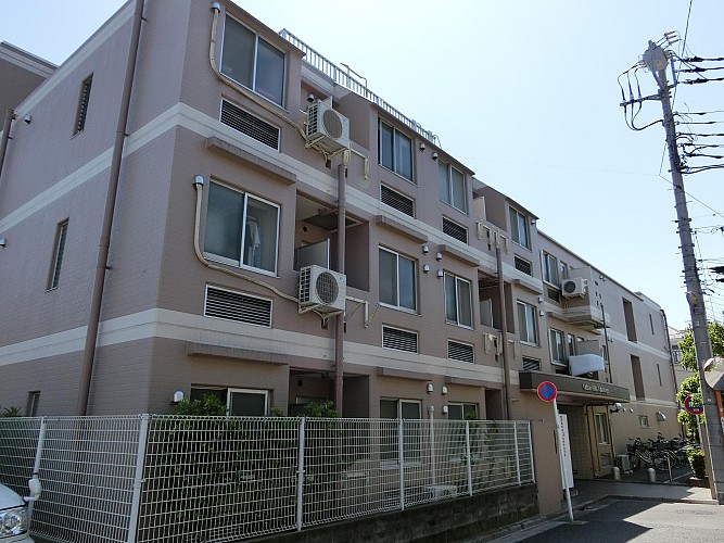 立派な造りの外観です 立派な造りの外観です