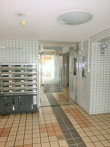 綺麗なエントランスホールです 綺麗なエントランスホールです