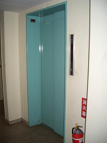 エレベーターです エレベーターです