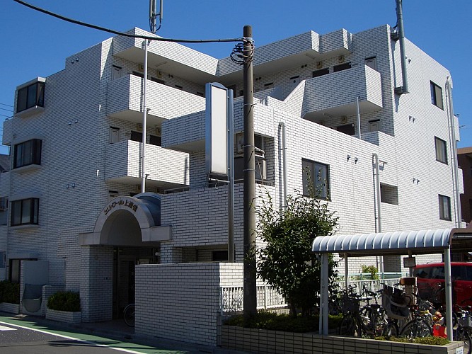 立派な造りの外観です 立派な造りの外観です