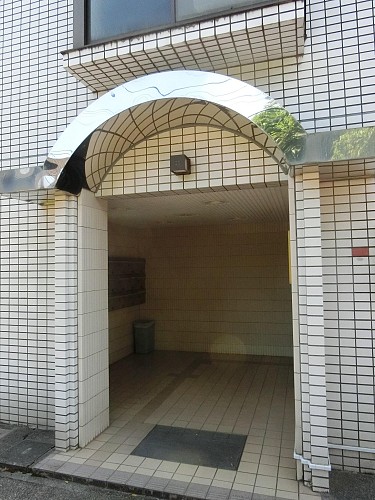 清潔感のある物件エントランスです 清潔感のある物件エントランスです