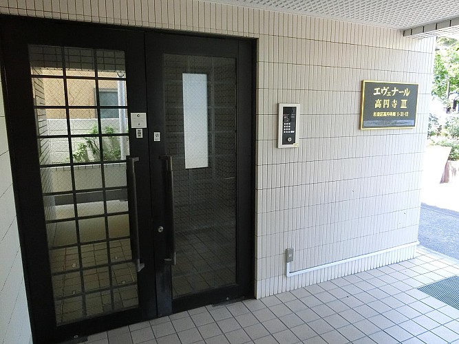 清潔感のある物件エントランスです 清潔感のある物件エントランスです