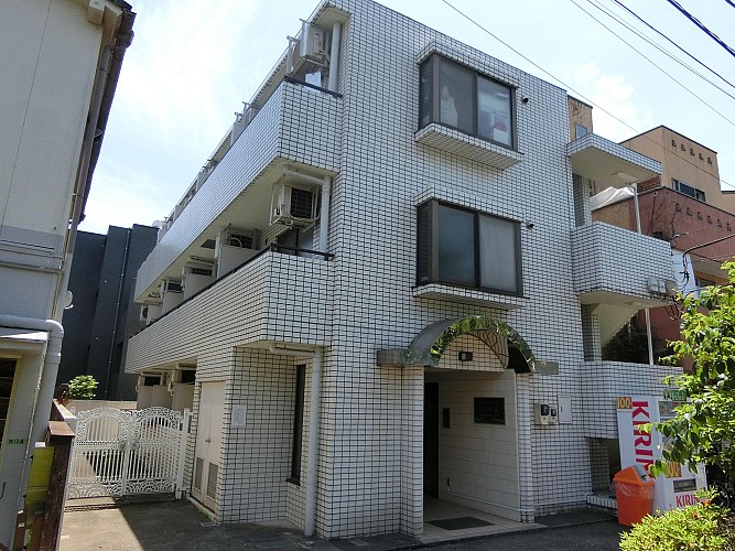 立派な造りの外観です 立派な造りの外観です