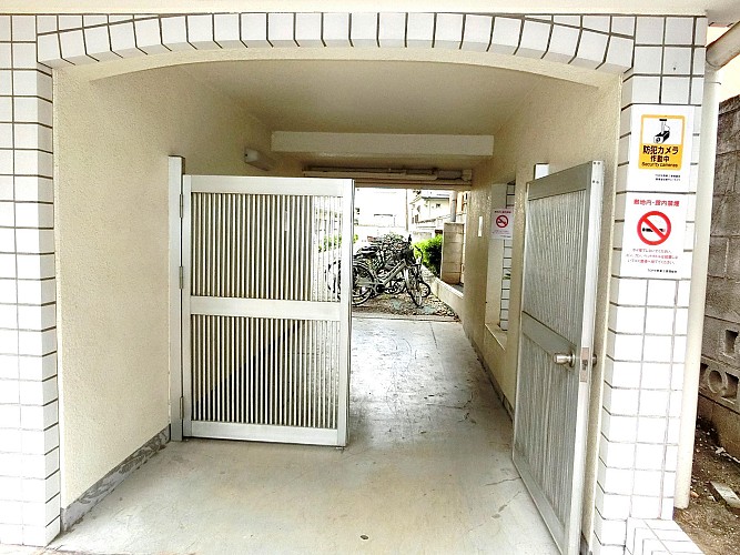 駐輪場入口 駐輪場入口