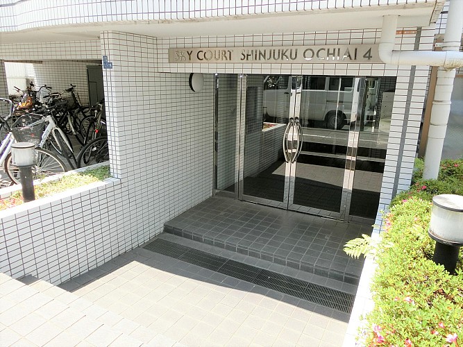 清潔感のある物件エントランスです 清潔感のある物件エントランスです