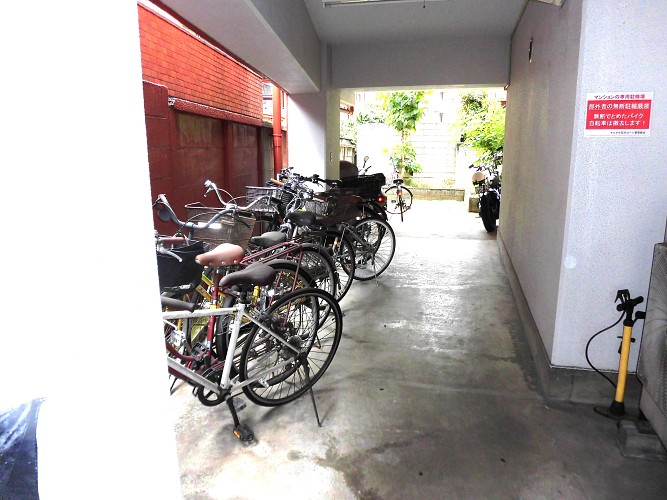 自転車置き場は綺麗に整頓されています。 自転車置き場は綺麗に整頓されています。