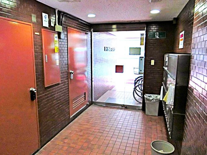 エントランスホール エントランスホール