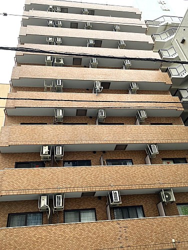 外壁はタイル貼り 外壁はタイル貼り