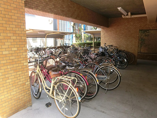 自転車置き場は綺麗に整頓されています。 自転車置き場は綺麗に整頓されています。