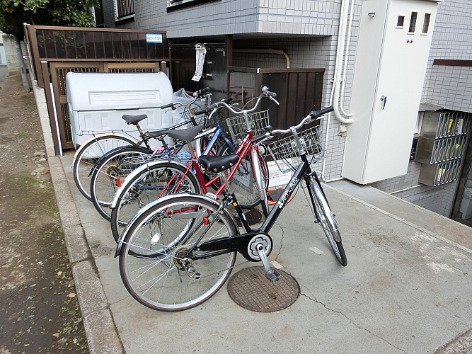 自転車置き場は無料です。 自転車置き場は無料です。