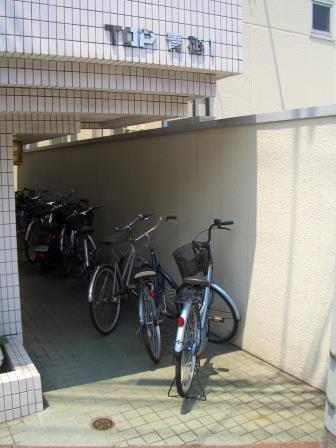 清潔感のある物件エントランスです 清潔感のある物件エントランスです