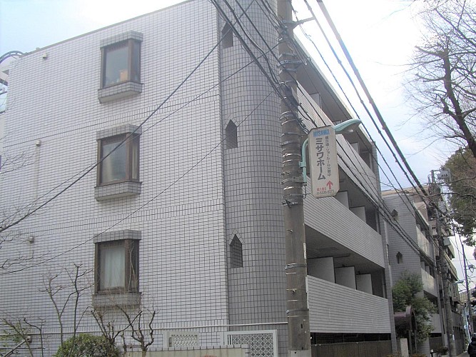 清潔感のある物件エントランスです 清潔感のある物件エントランスです