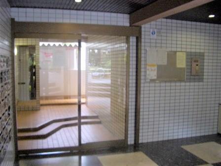 綺麗なエントランスホールです 綺麗なエントランスホールです
