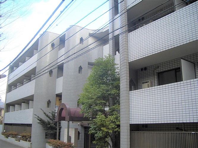 立派な造りの外観です 立派な造りの外観です