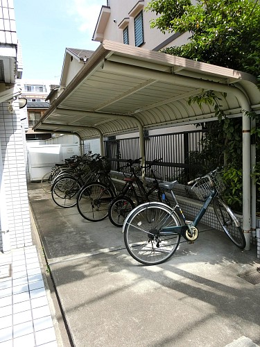整頓された自転車置き場 整頓された自転車置き場