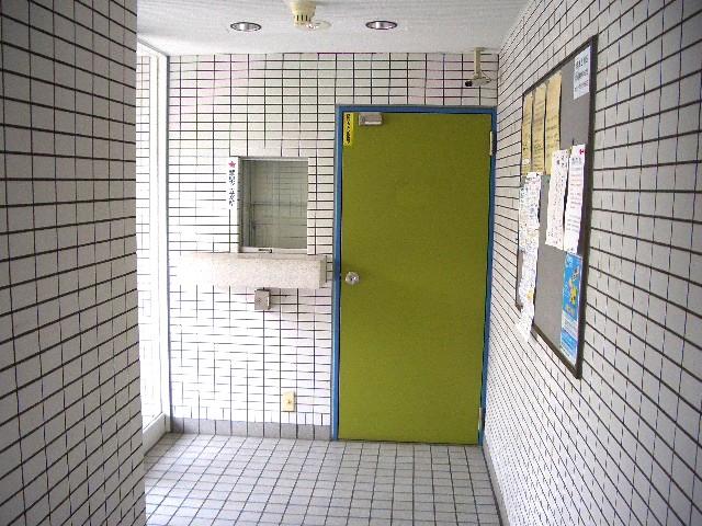 綺麗なエントランスホールです 綺麗なエントランスホールです